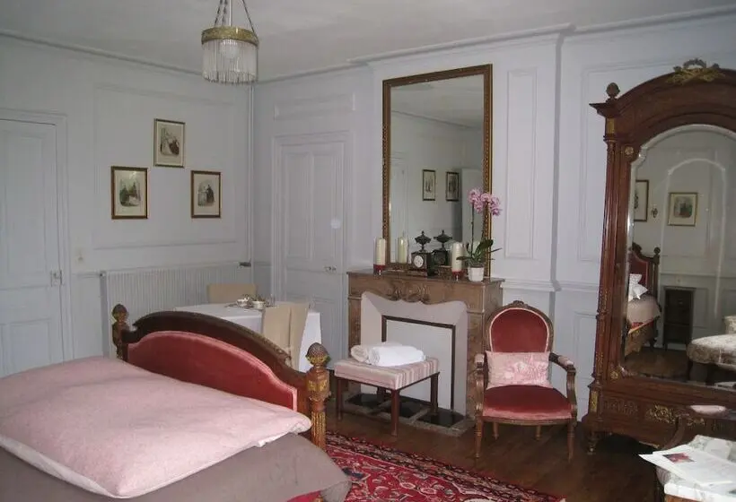 スタンダードルーム, Chambres D Hotes Spa Château D Omiécourt
