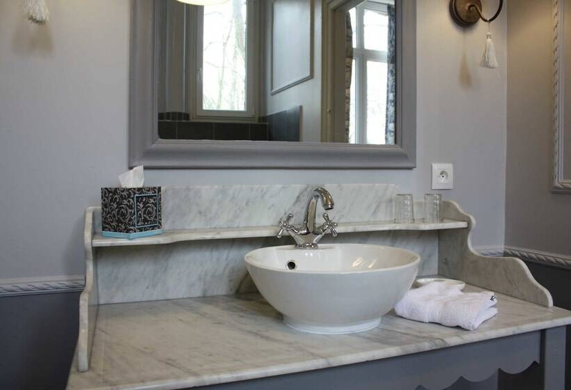 جناح, Chambres D Hotes Spa Château D Omiécourt