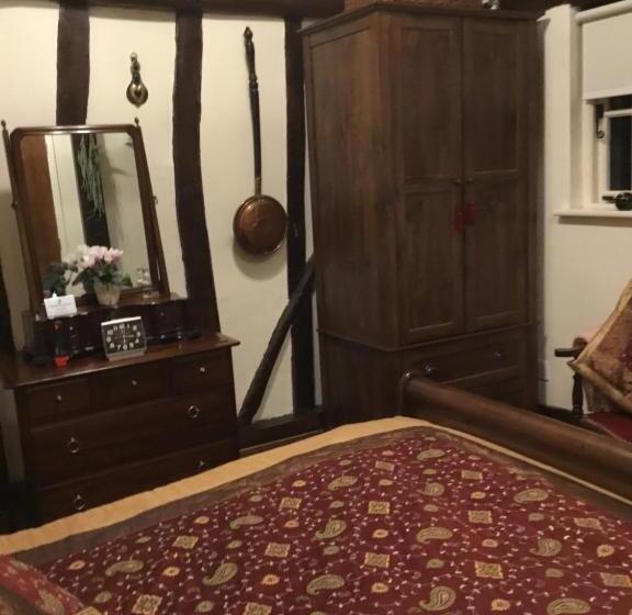 Хижина, Ivy Todd Cottage