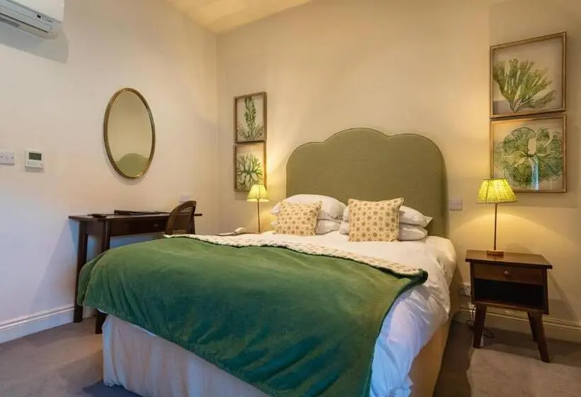 クラシックルーム, The Hoste And The Vine House Hotels