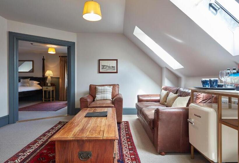 جناح, The Hoste And The Vine House Hotels