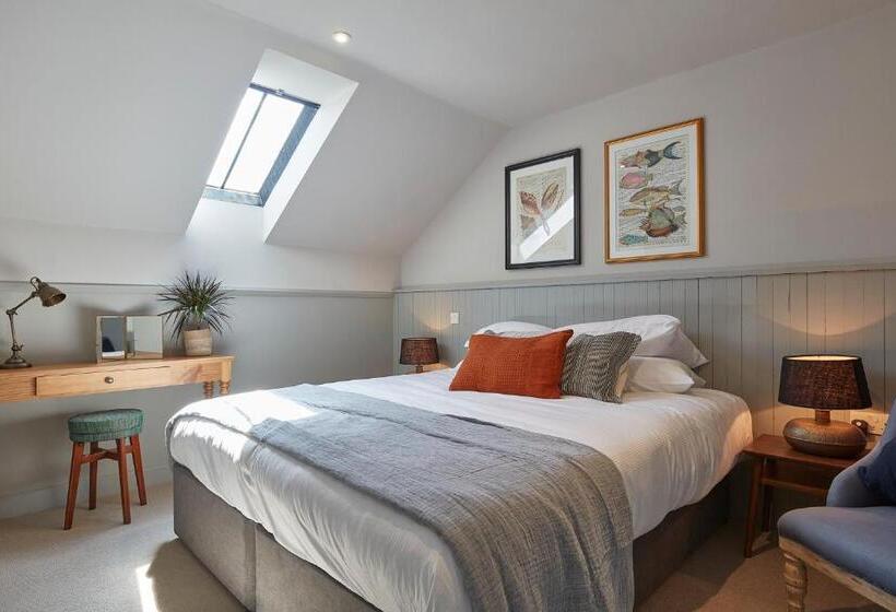 شقة غرفتين, The Hoste And The Vine House Hotels