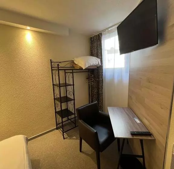 اتاق اکونومی یک تخته, Au Bec Fin Hôtel