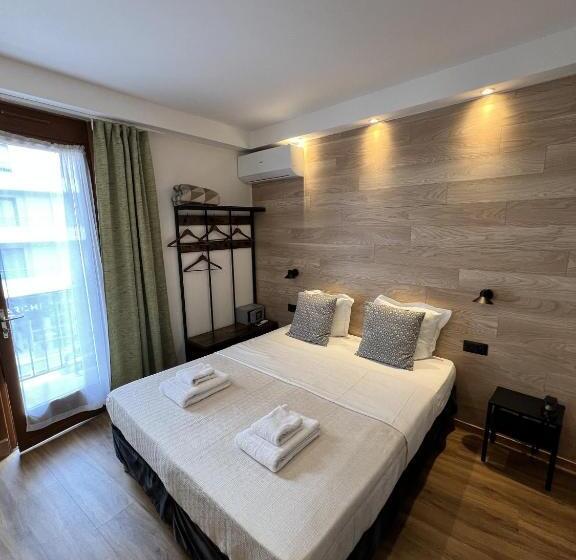 컴포트 룸, Au Bec Fin Hôtel