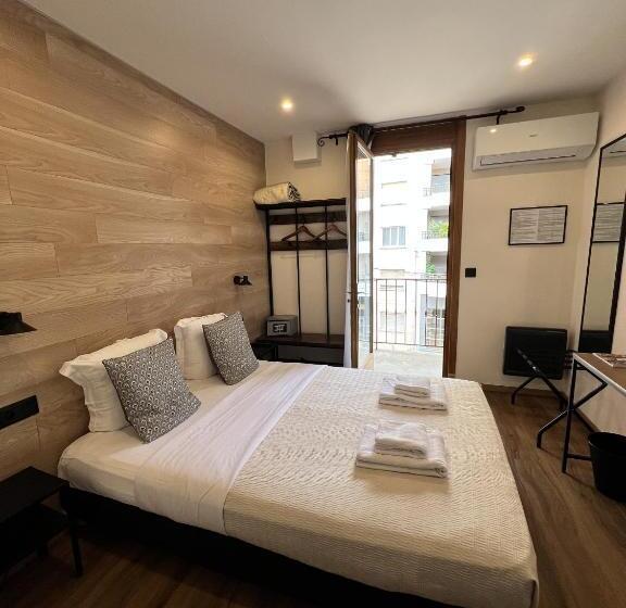 컴포트 룸, Au Bec Fin Hôtel