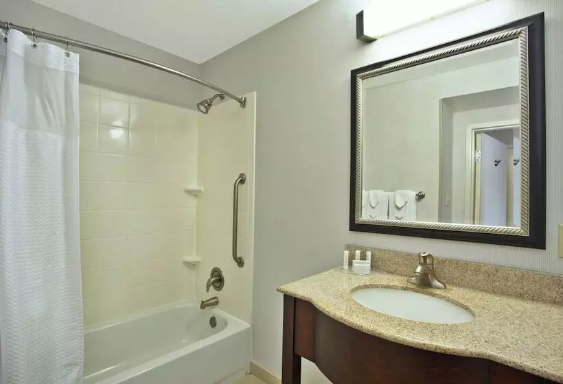 ２ダブルベッドのスタンダードルーム, Courtyard By Marriott Gulfport Beachfront