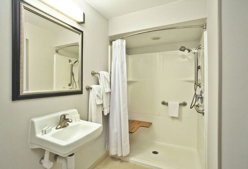 Номер Стандарт 2 Двуспальные Кровати, Courtyard By Marriott Gulfport Beachfront