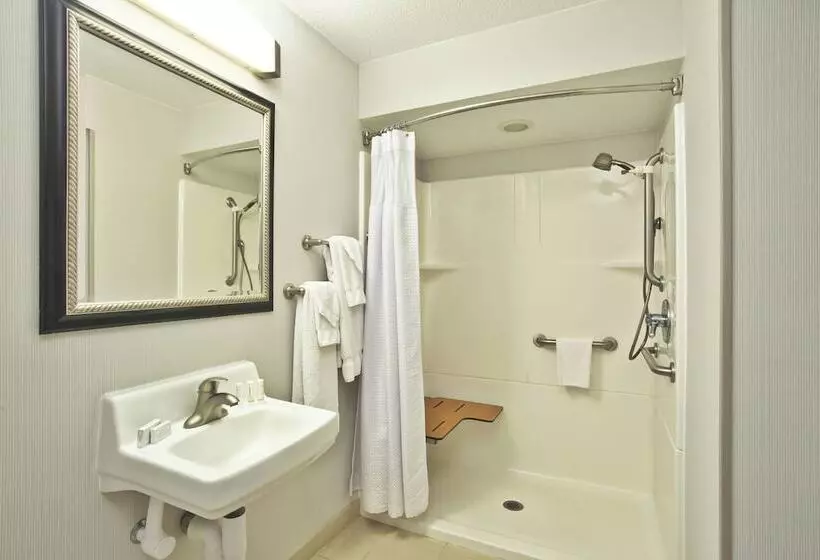 ２ダブルベッドのスタンダードルーム, Courtyard By Marriott Gulfport Beachfront