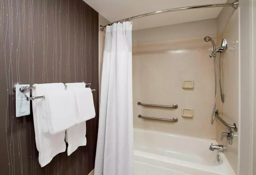 ２ダブルベッドのスタンダードルーム, Courtyard By Marriott Cocoa Beach Cape Canaveral