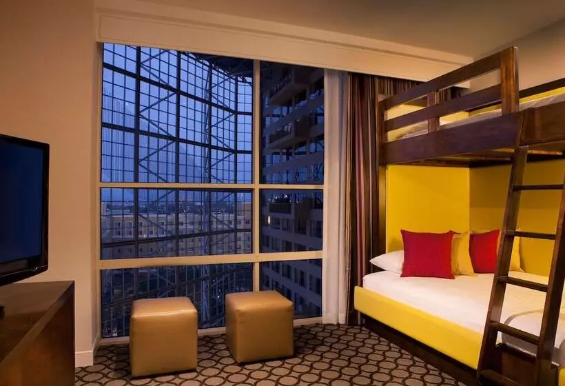 スイート, Hyatt Regency Orange County