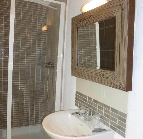 スタンダードルーム, Jersey