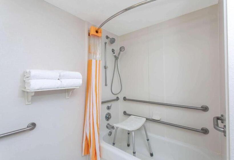 Номер Стандарт Кровать Кинг Адаптированный для Инвалидов, La Quinta By Wyndham Jacksonville Butler Blvd