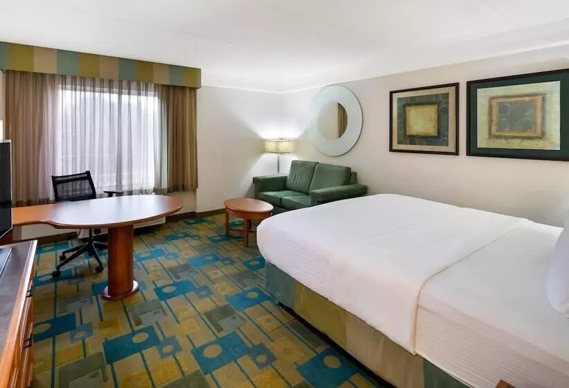 سوئیت با تخت بزرگ, La Quinta By Wyndham Greenville Haywood
