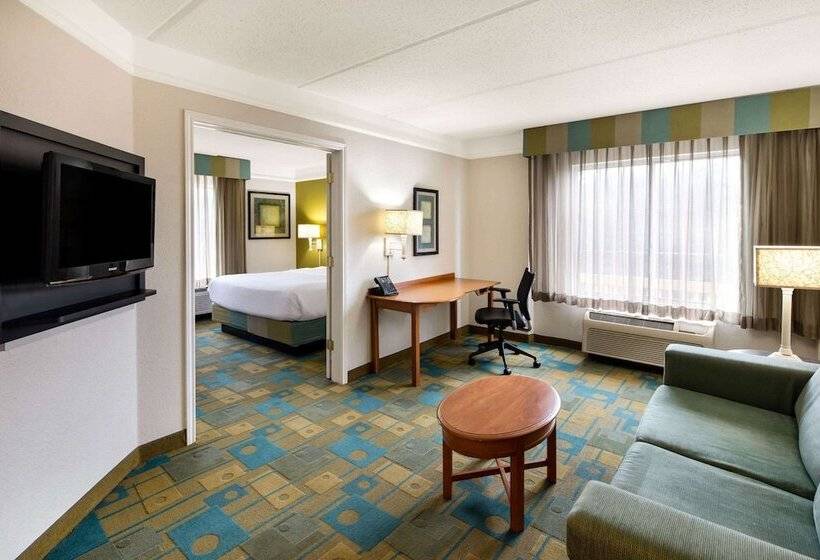 Люкс Кровать Кинг, La Quinta By Wyndham Greenville Haywood