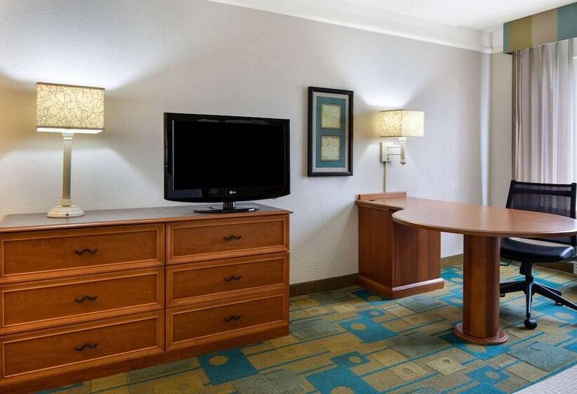 Люкс Кровать Кинг, La Quinta By Wyndham Greenville Haywood