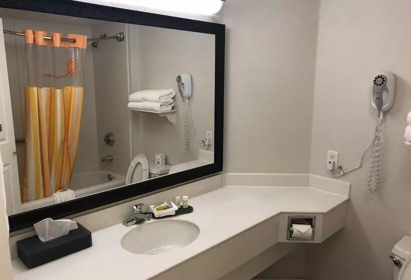 اتاق لوکس, La Quinta By Wyndham Jacksonville Butler Blvd