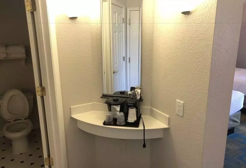 اتاق لوکس, La Quinta By Wyndham Jacksonville Butler Blvd