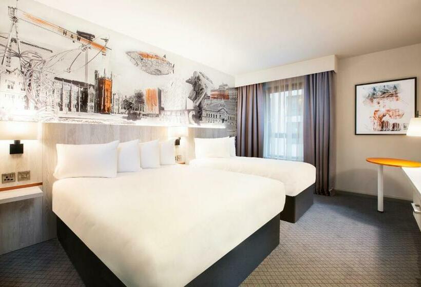 חדר סופריור, Leonardo Belfast