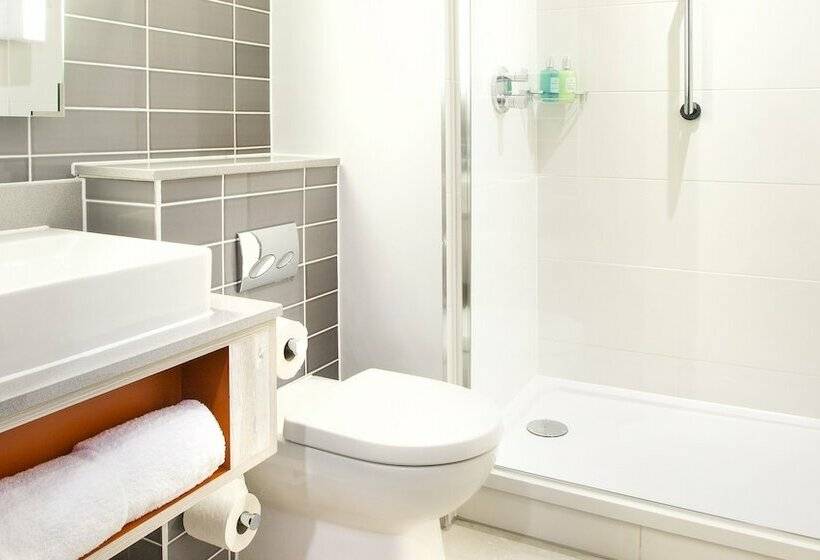 חדר סופריור, Leonardo Belfast