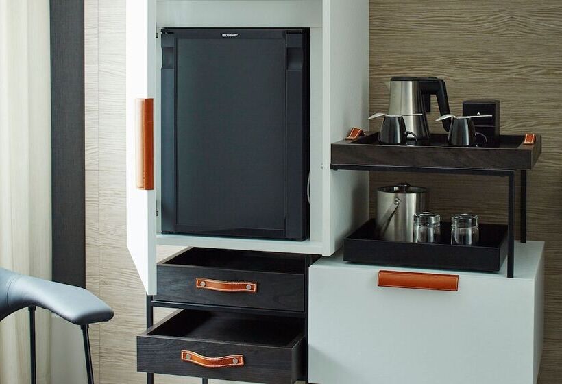 Номер Deluxe, London Marriott  Maida Vale