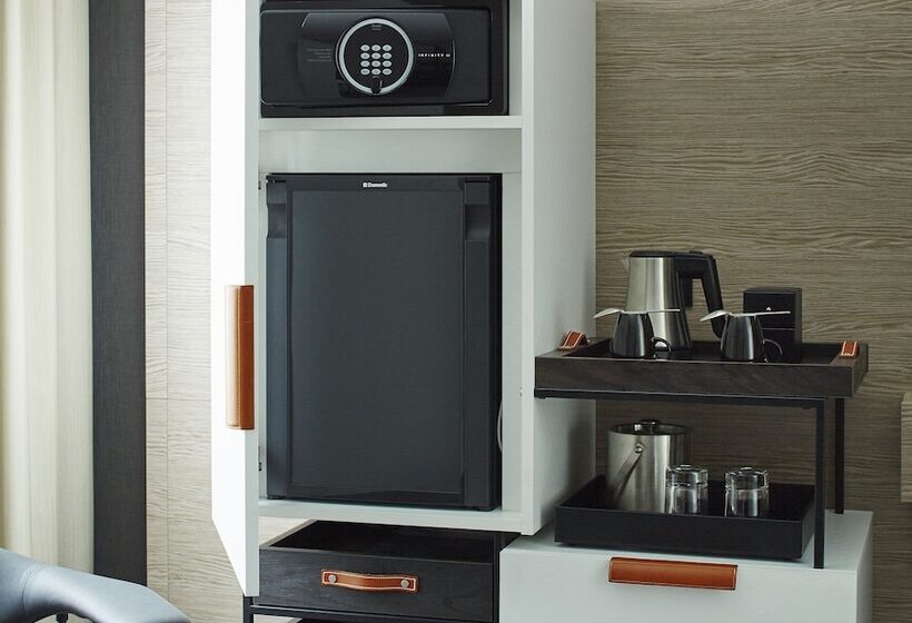 Номер Deluxe, London Marriott  Maida Vale