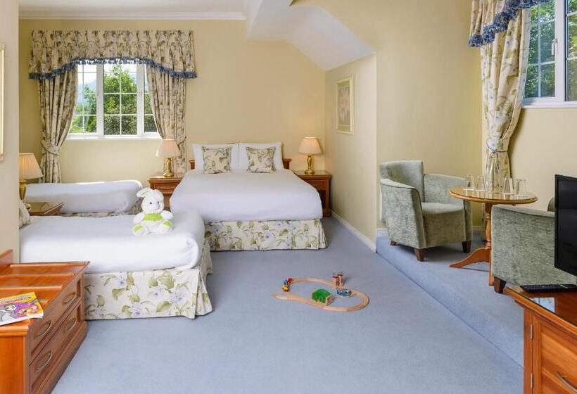 חדר משפחתי, Old Weir Lodge