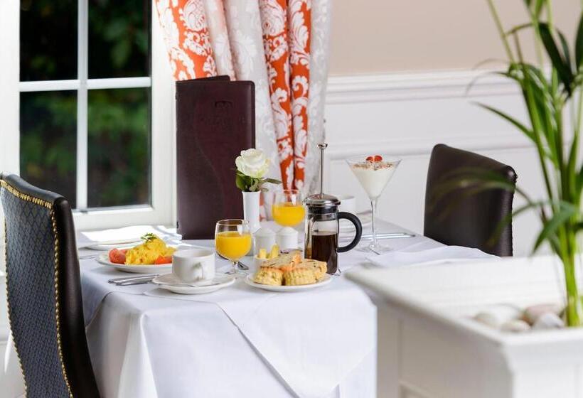 חדר משפחתי, Old Weir Lodge