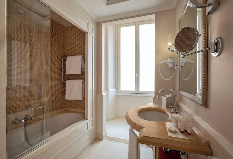 סוויטת ג'וניור, Rose Garden Palace Roma By Omnia Hotels