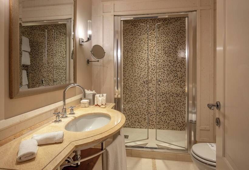 סוויטה, Rose Garden Palace Roma By Omnia Hotels