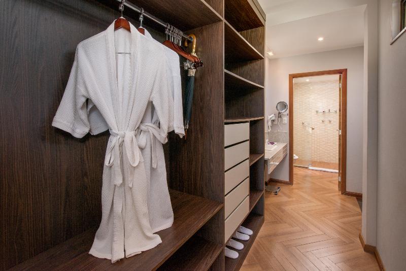 스위트 킹사이즈 침대, Springhill Suites By Marriott New Orleans Warehouse Arts District