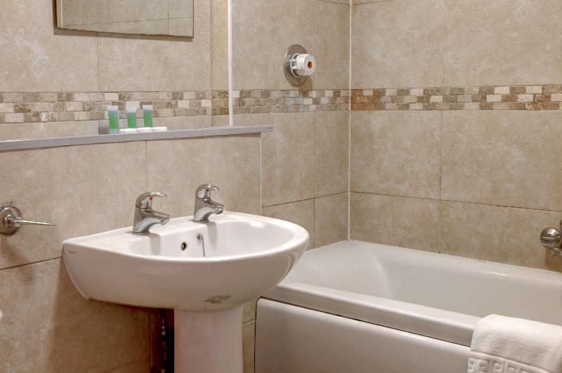 اتاق استاندارد چهار تخته, Sure Hotel By Best Western Reading