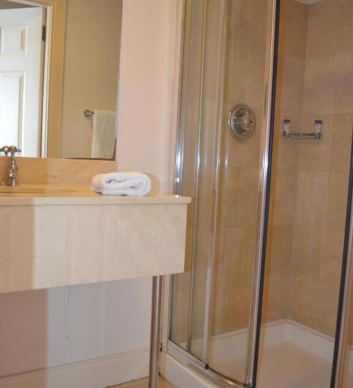 غرفة قياسية, The Cliff House