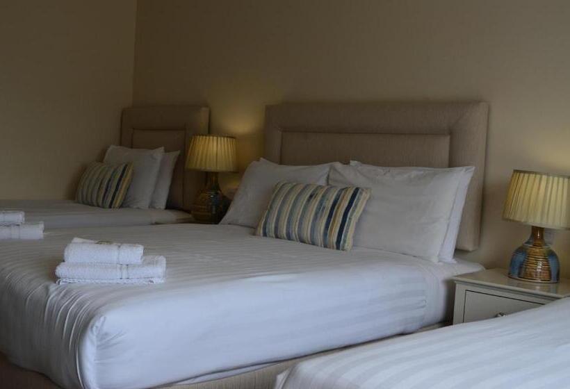 غرفة عائلية, The Cliff House