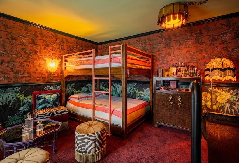 Номер Стандарт, Lafayette Hotel & Club