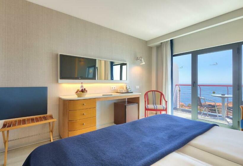 اتاق استاندارد با چشمانداز دریا, The Views Monumental