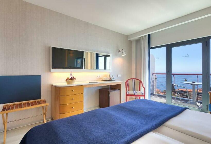 اتاق استاندارد با چشمانداز دریا, The Views Monumental