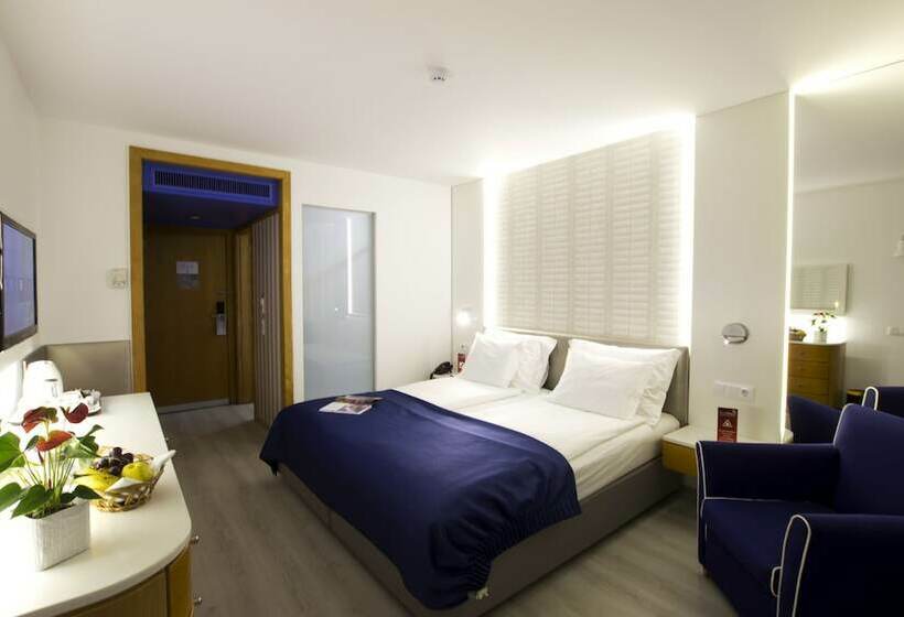 اتاق استاندارد با چشمانداز دریا, The Views Monumental