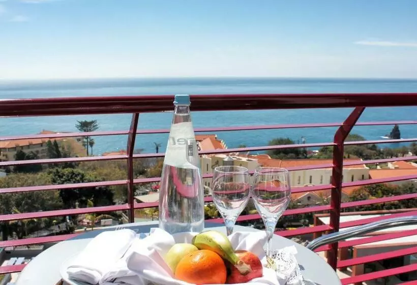 オーシャンビュースーペリアールーム, The Views Monumental