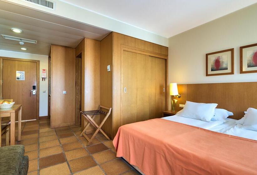 استودیوی استاندارد, The Views Monumental