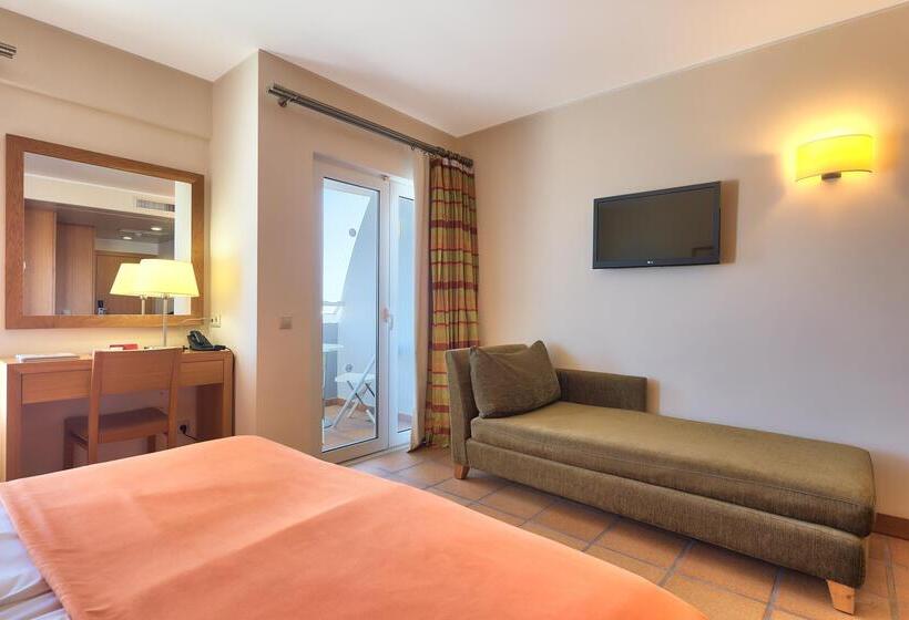 استودیوی استاندارد, The Views Monumental