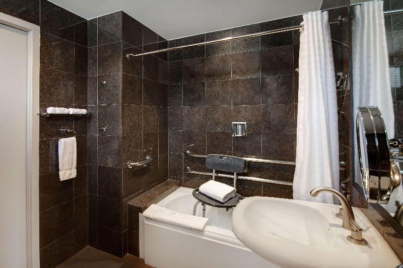 اتاق استاندارد با چشمانداز دریا, The Views Monumental