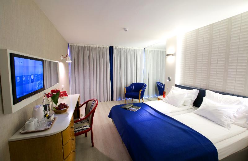 اتاق استاندارد با چشمانداز کوهستان, The Views Monumental