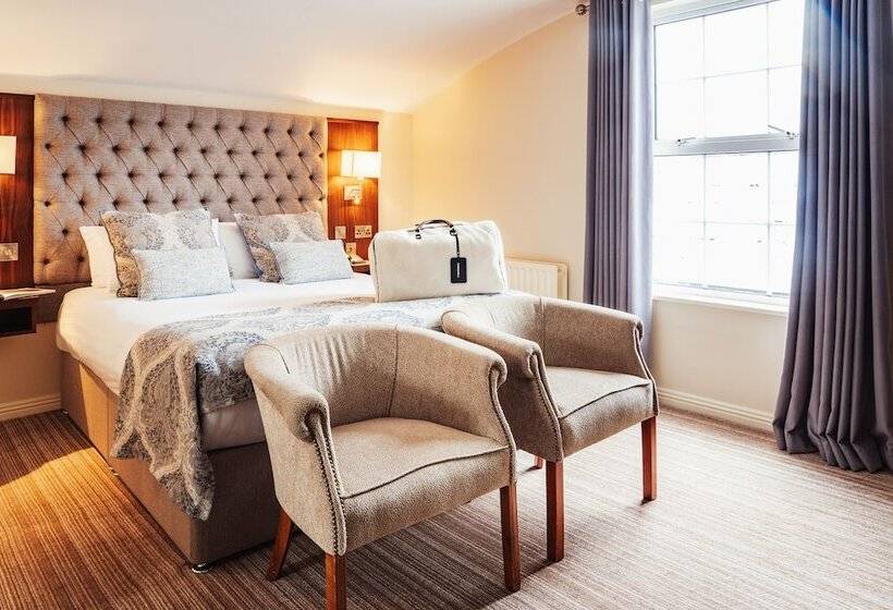 חדר סטנדרט, The Wyatt