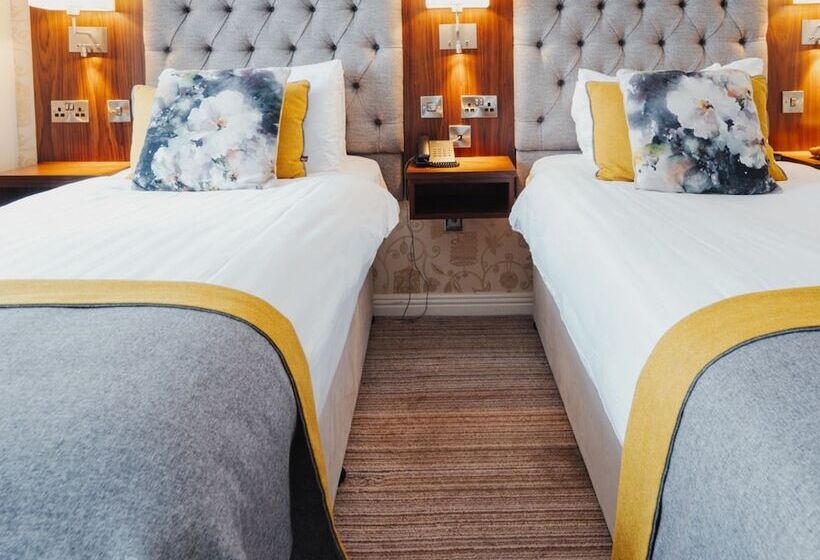 חדר סטנדרט, The Wyatt