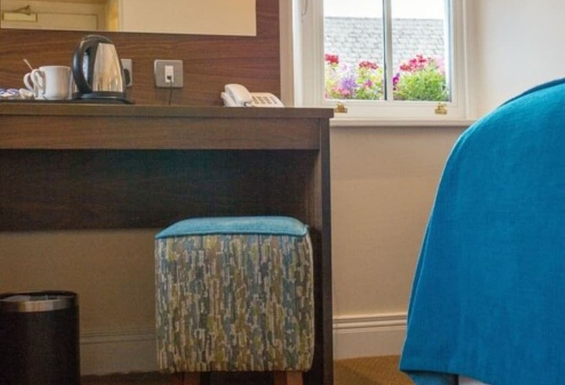 חדר דלוקס, The Wyatt