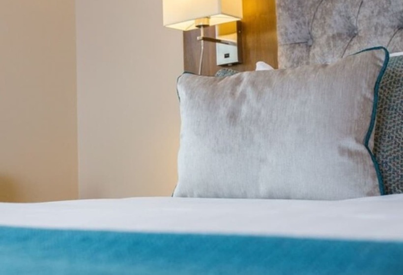 חדר דלוקס, The Wyatt