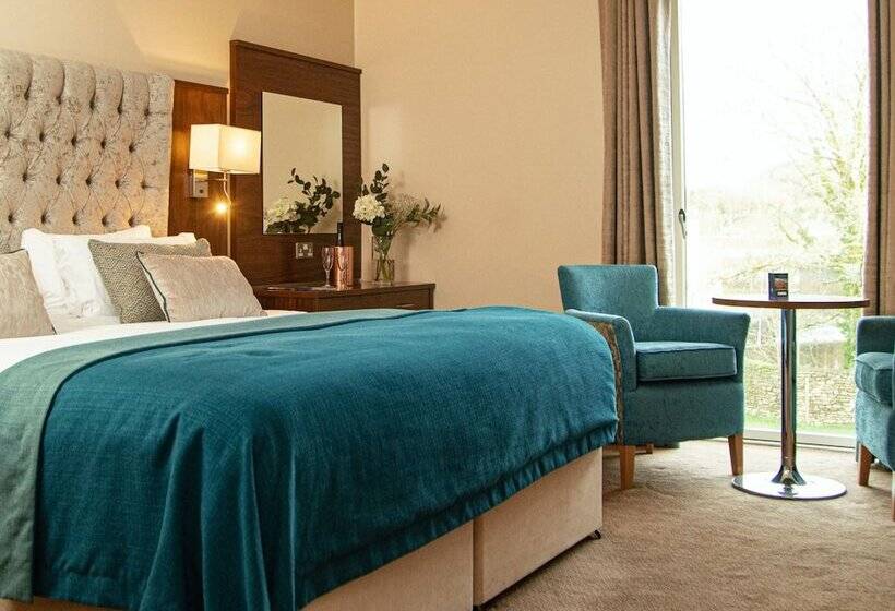 חדר דלוקס, The Wyatt