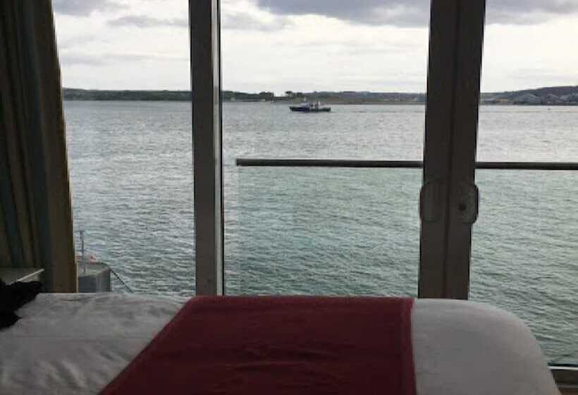 スタンダードルーム, Watersedge