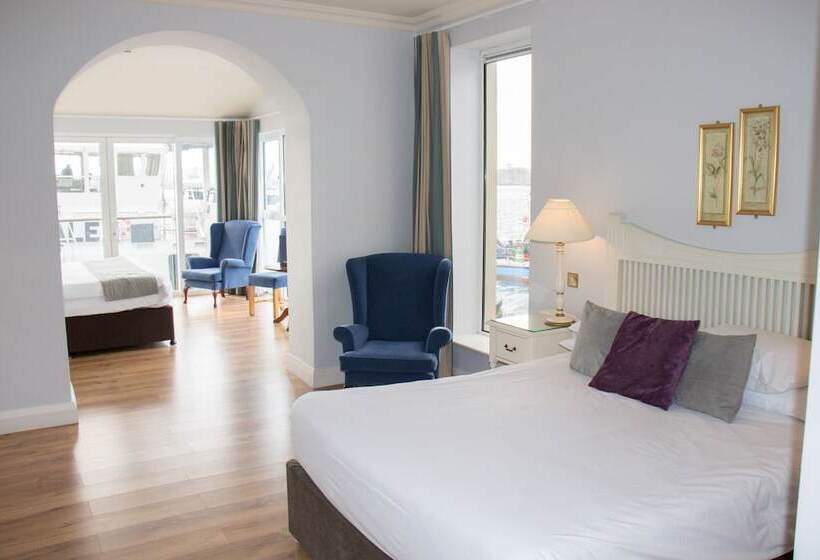 スタンダードトリプルルーム, Watersedge