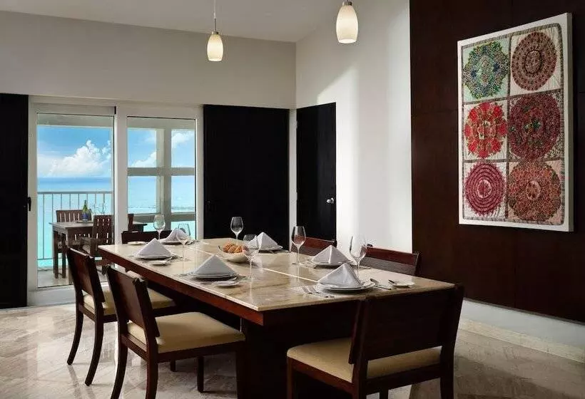 キングサイズベッドのスイートルーム, The Westin Resort & Spa, Cancun